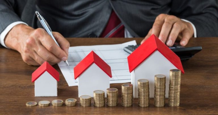 בנית בתים בחול