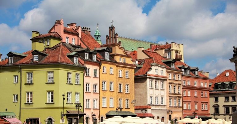 בתי דירות בפולין