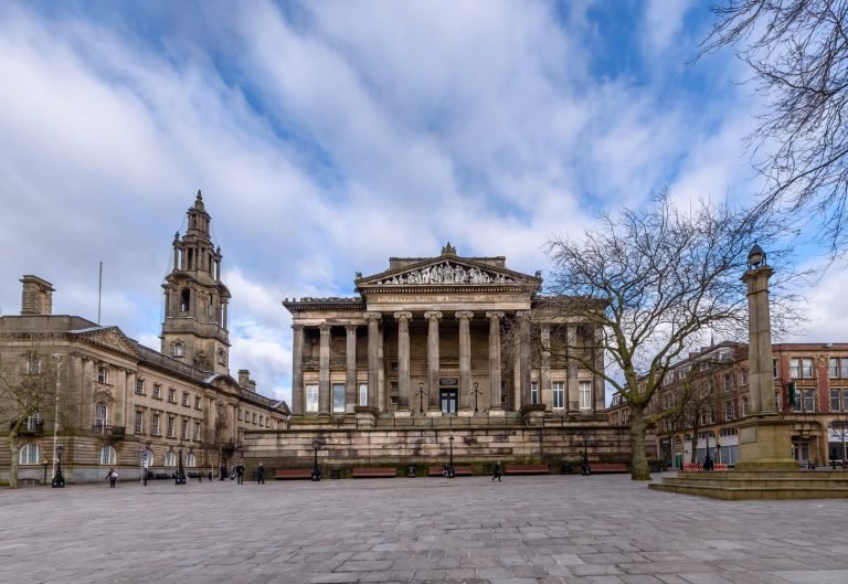 ארון בלונדון